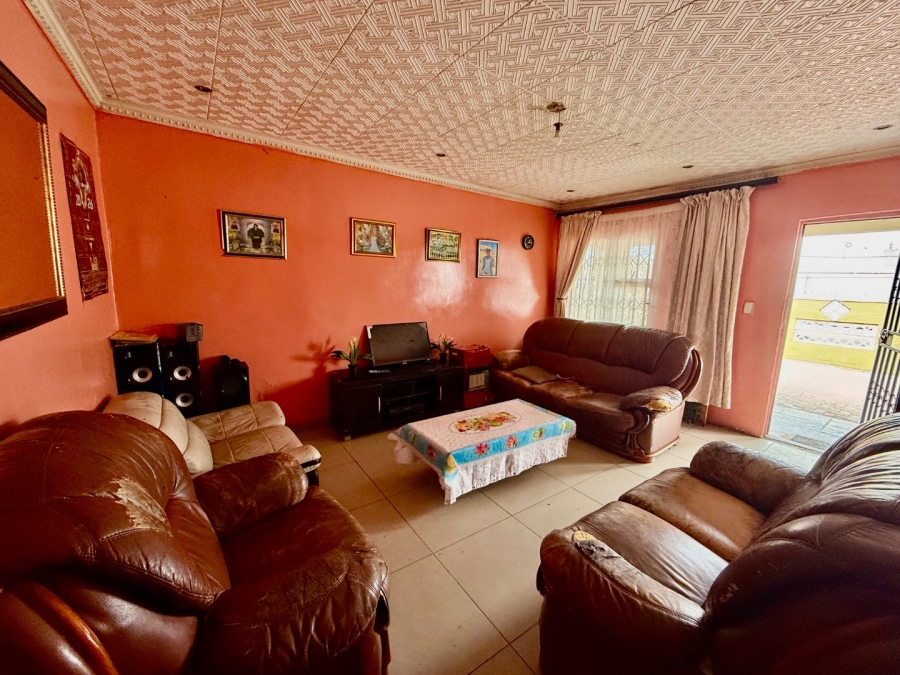 5 Bedroom Property for Sale in Delft South Western Cape